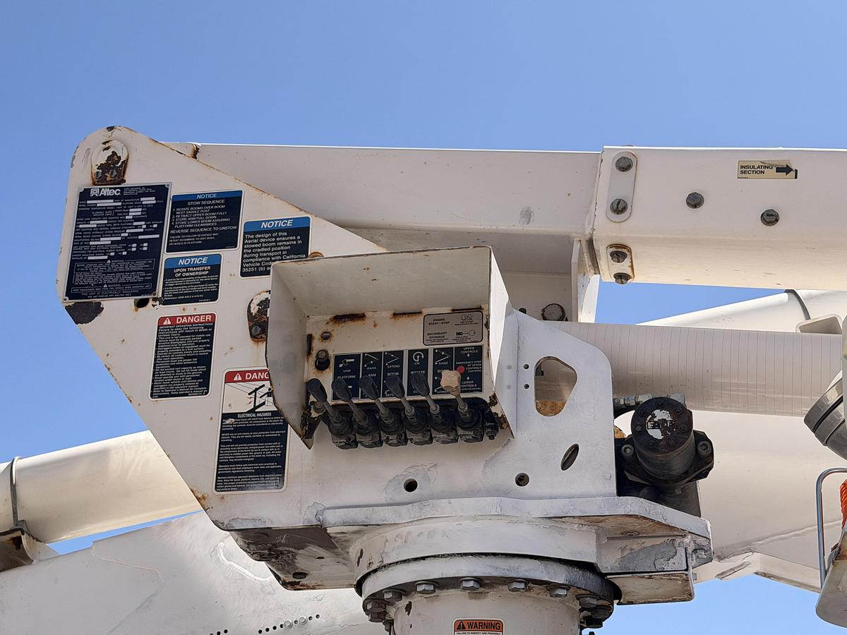 Used 2016 Ford F-550 Bucket Truck