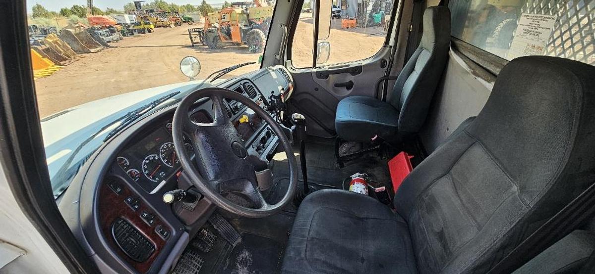 Used 2013 Freightliner M2 112 Flatbed Truck