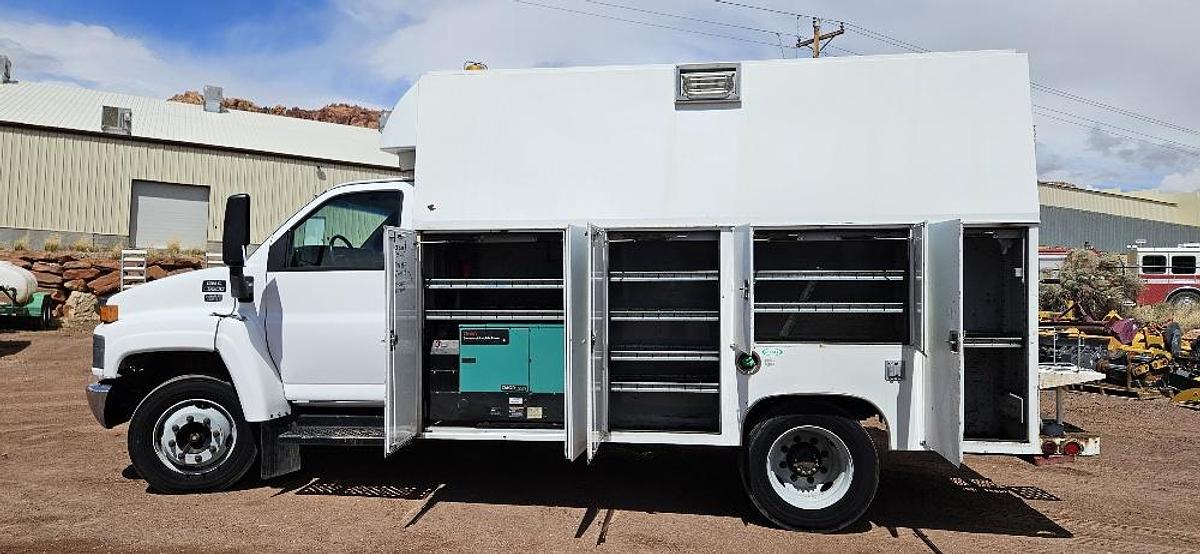 Used 2008 GMC 5500 Utility Van