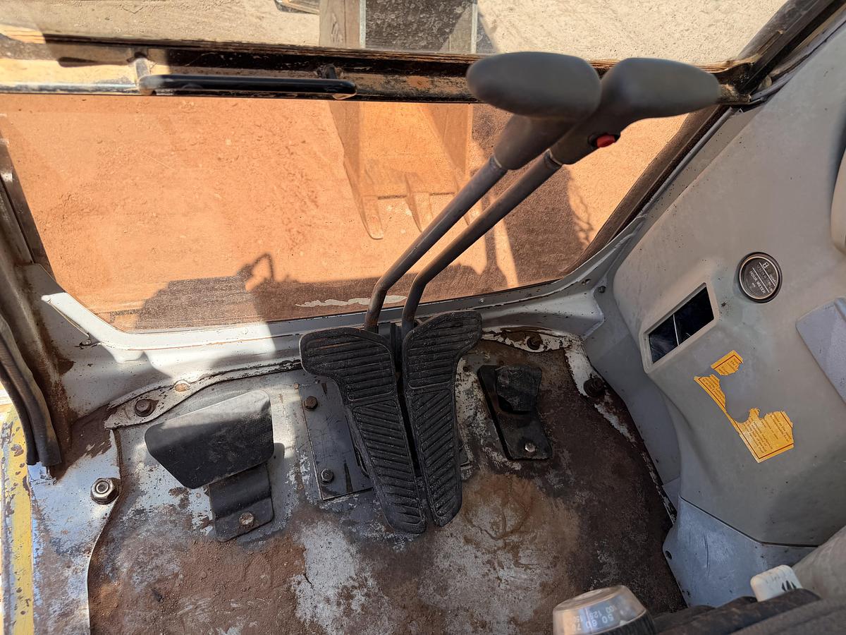 Used 2001 Kobelco 135 SR Excavator