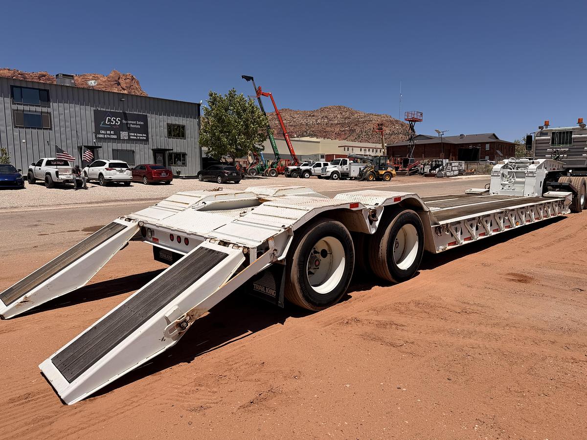 Used 2009 Trail King Lowboy Equipment Trailer
