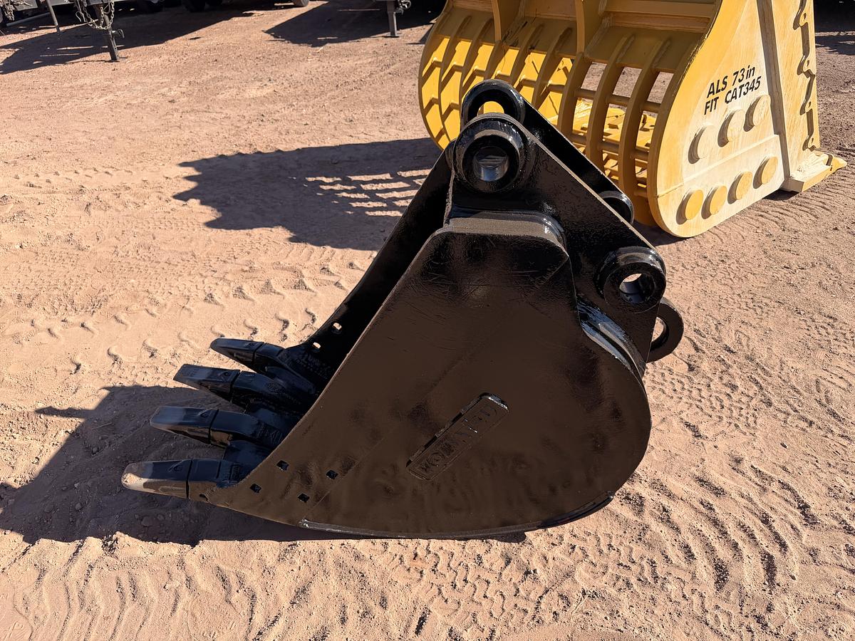 Used 24" Komatsu Excavator Bucket
