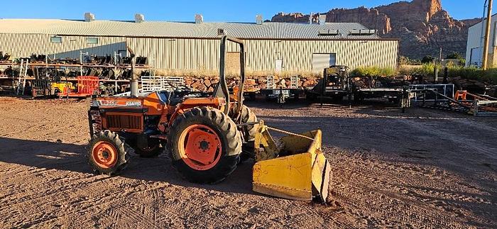 Used Kubota L 2550 Utility Tractor