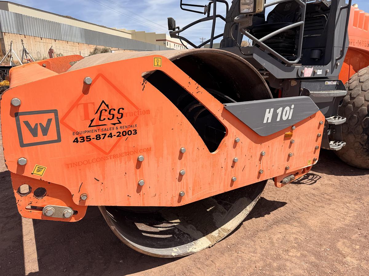 Used 2018 Hamm Smooth Drum Roller
