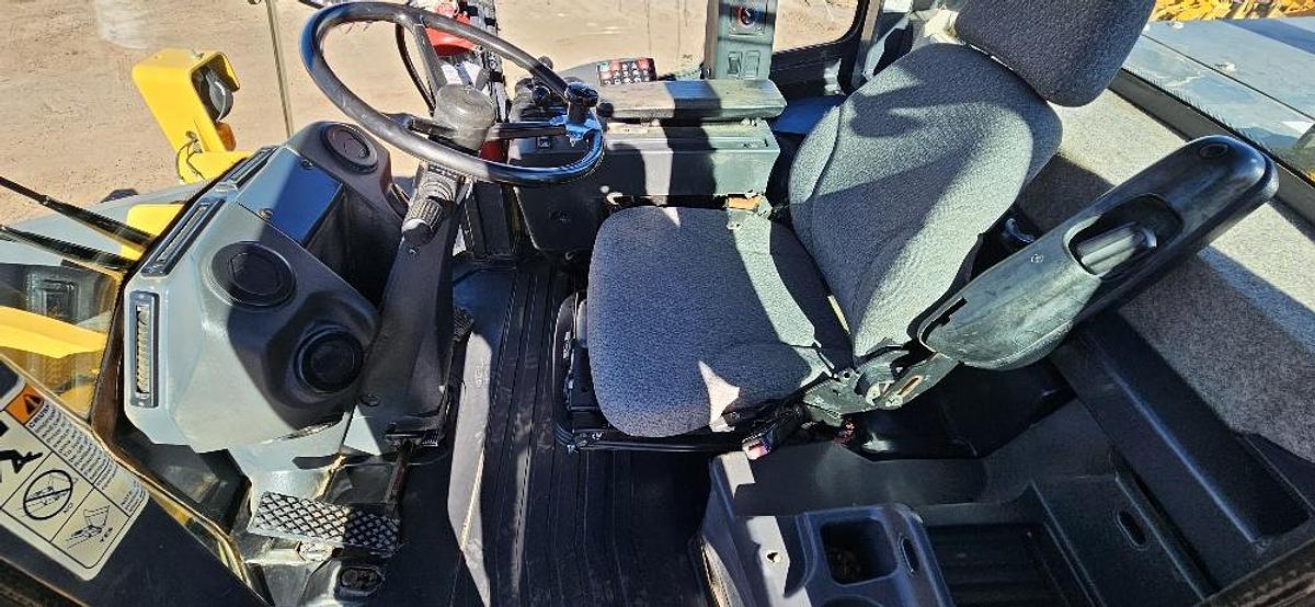 Used 2012 John Deere 644K Loader