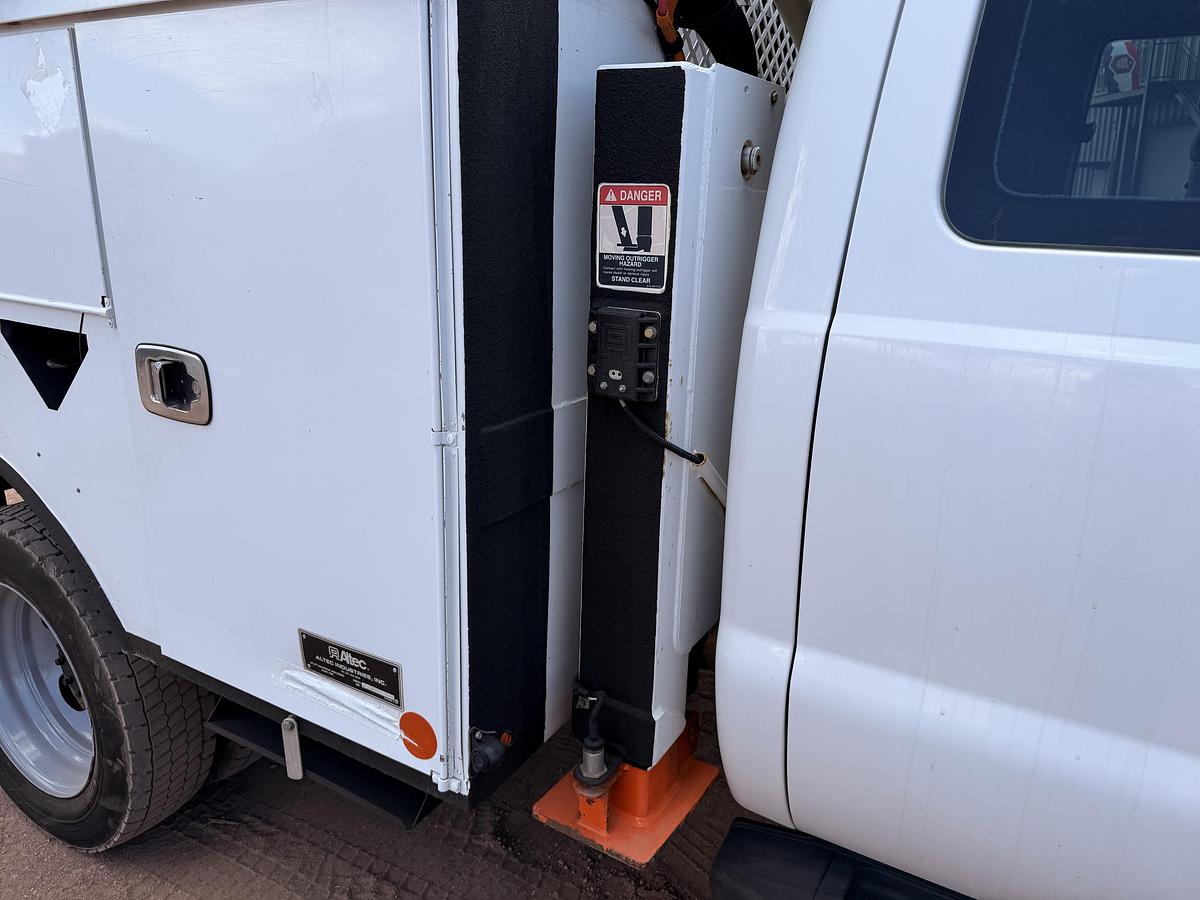 Used 2016 Ford F-550 Bucket Truck