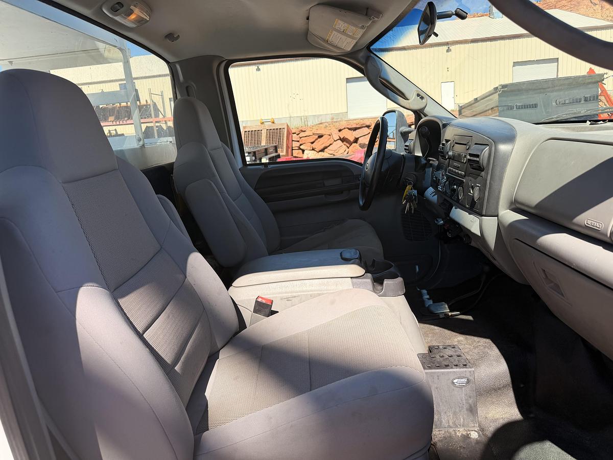 Used 2006 Ford F-450XLT Service Truck