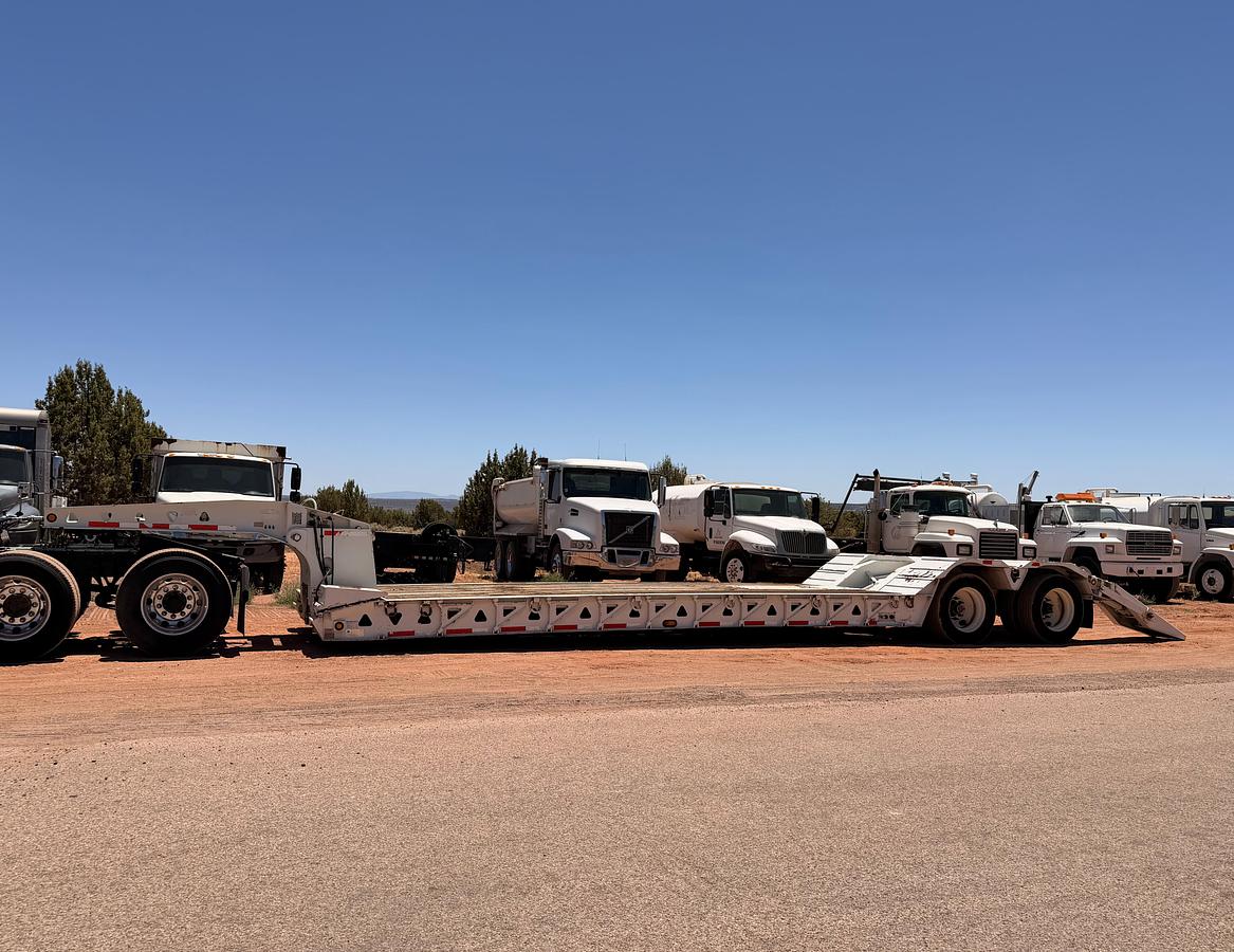 Used 2009 Trail King Lowboy Equipment Trailer