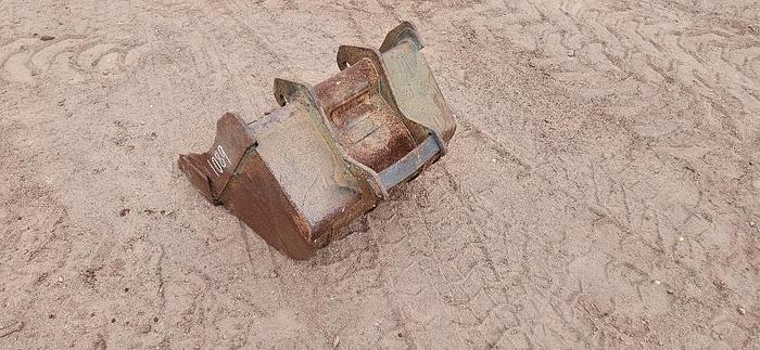 Used Bobcat 2' Bucket