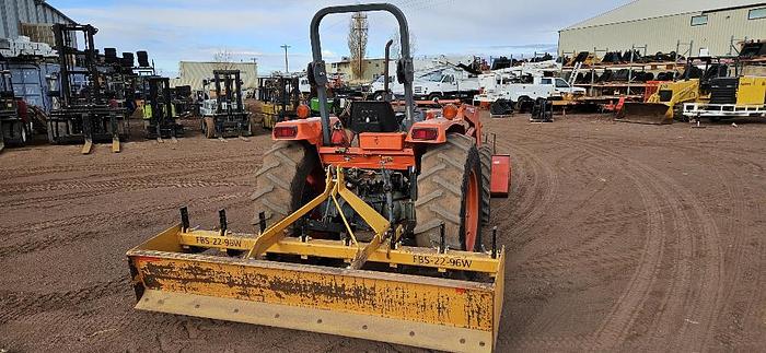 Used Kubota Tractor M4700