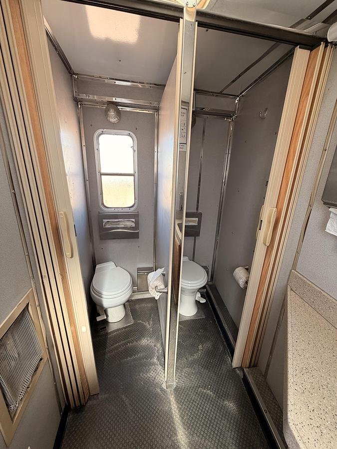 Used 2014 International Changing Room/Restroom Truck