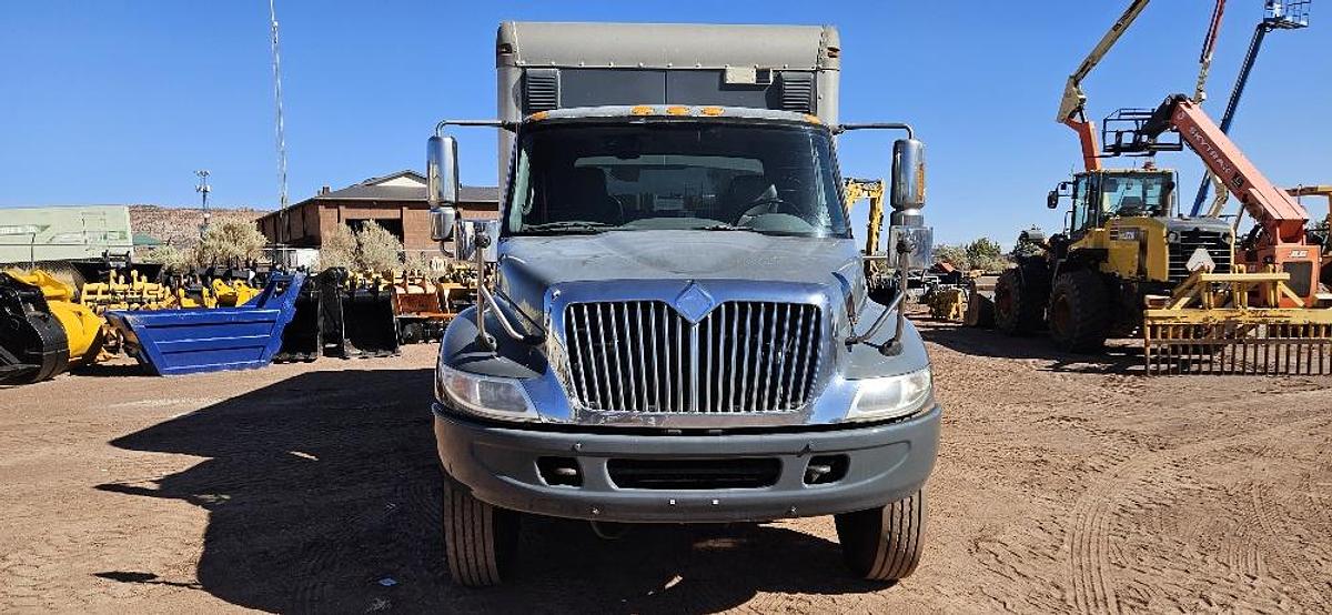 Used 2005 International Box Truck