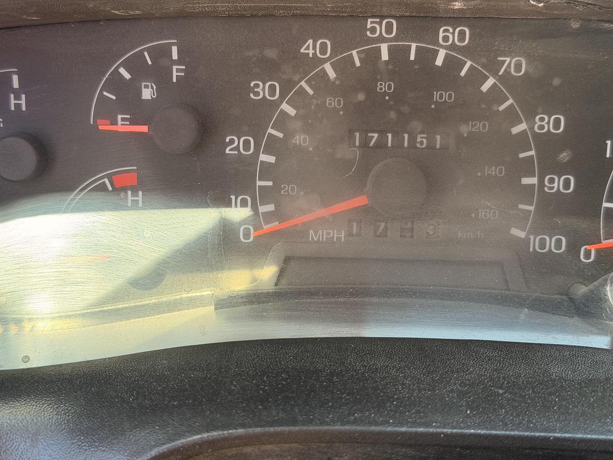 Used 2005 Ford F-750 Lube Truck