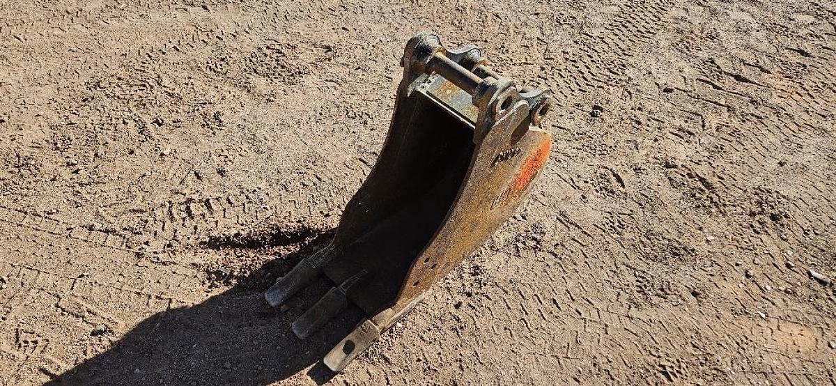 Used 1' CAT MINI EXCAVATOR BUCKIT 