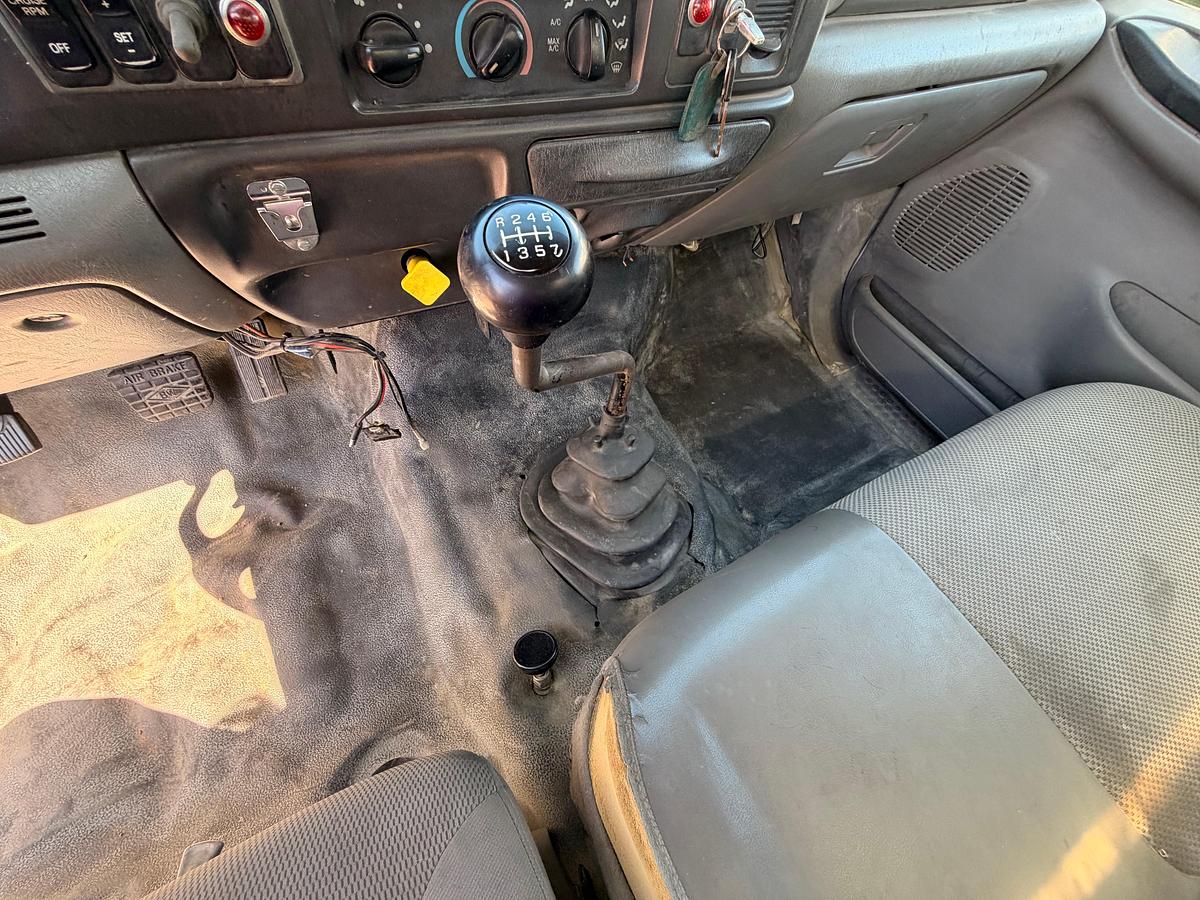 Used 2005 Ford F-750 Lube Truck