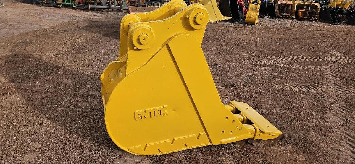 Used 27" Excavator Bucket