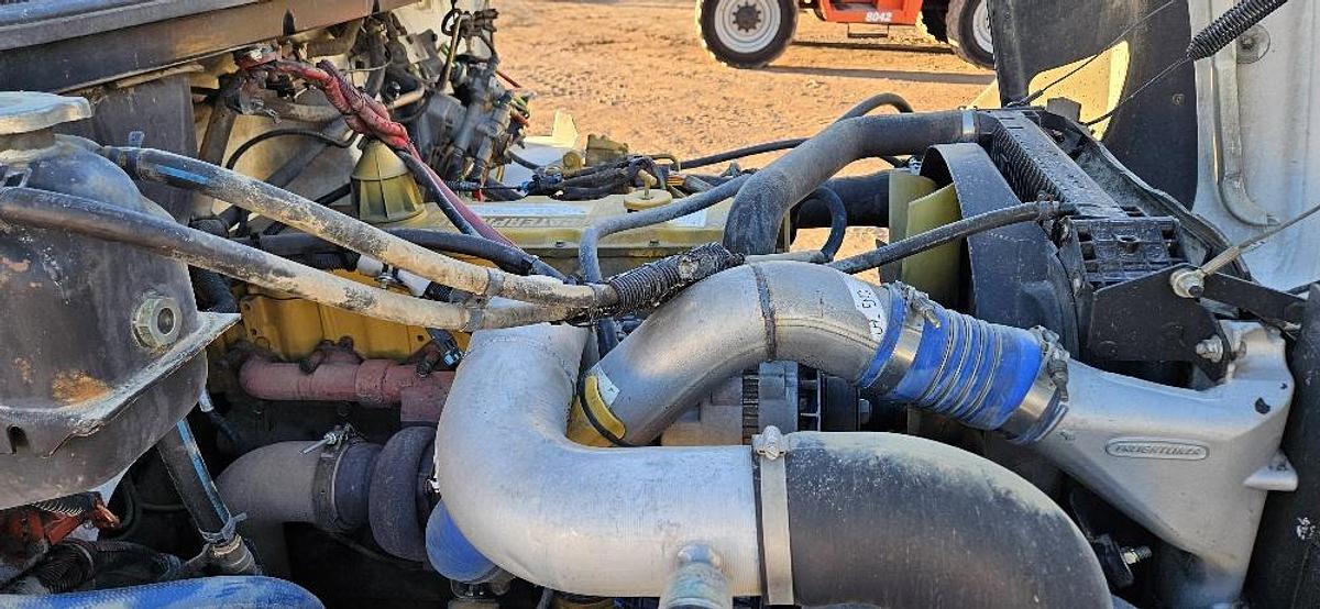 Used 2004 Freightliner Sweeper Truck