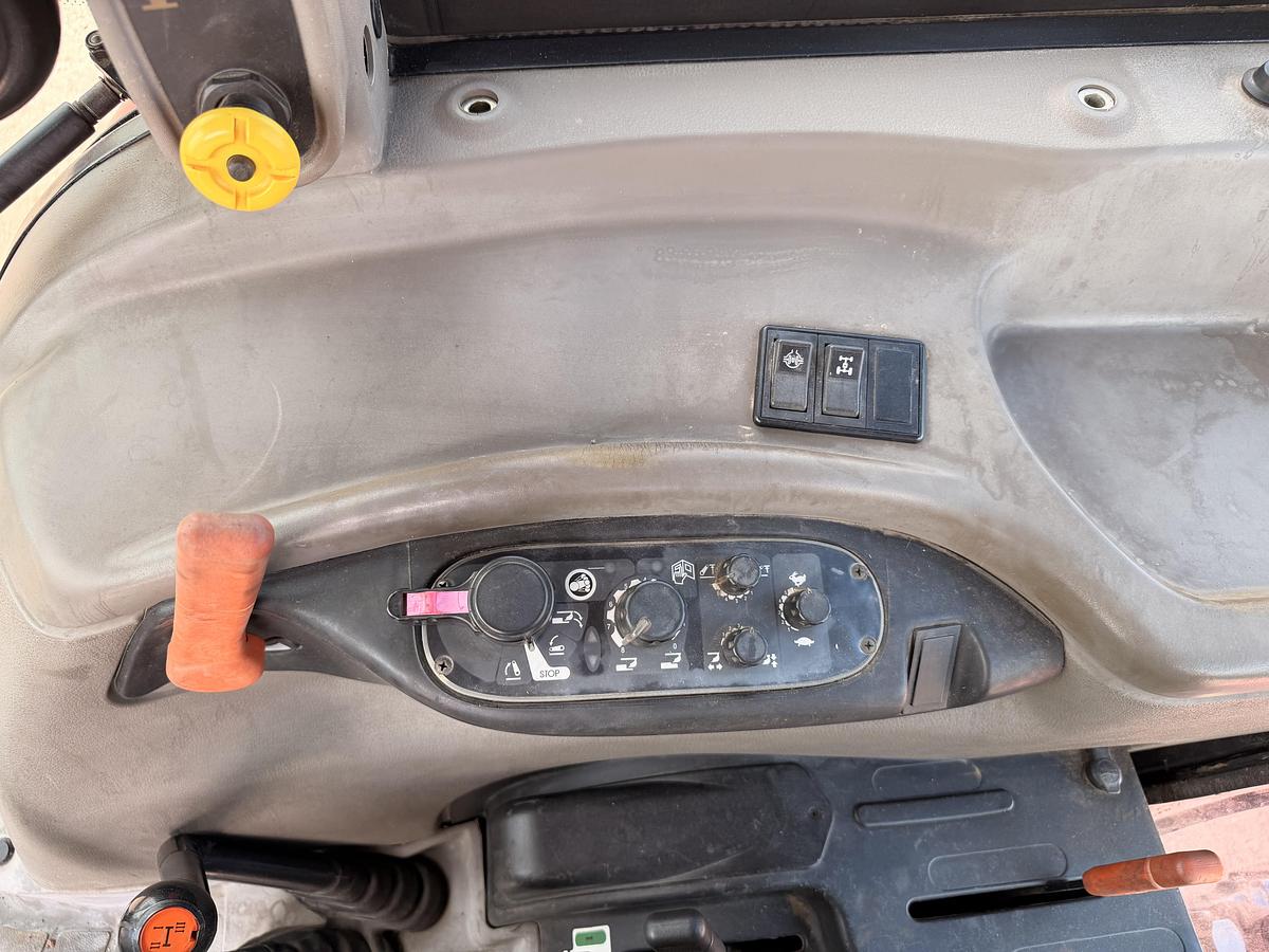 Used 2007 Case Utility Tractor