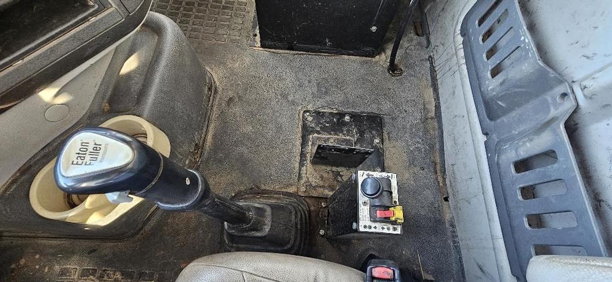 Used 2008 Volvo Dump Truck