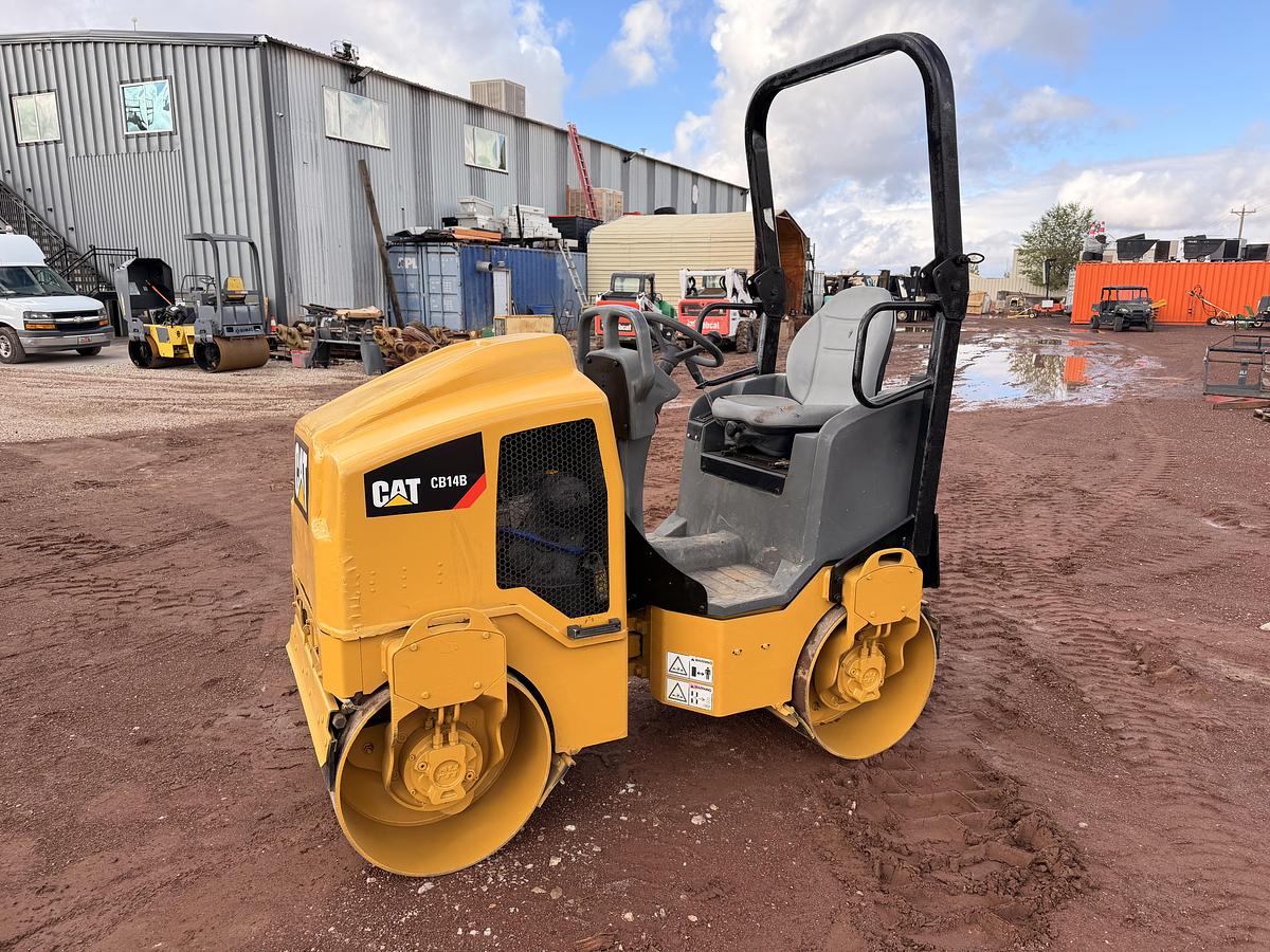 Used 2013 CAT Smooth Drum Roller