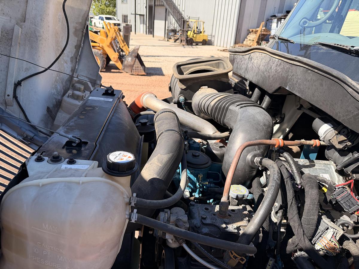 Used 2007 International 2000 Gallon Water Truck