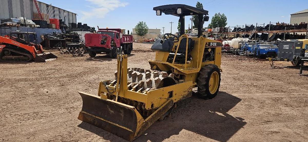 Used Cat Sheeps Foot Vibratory Roller Compactor