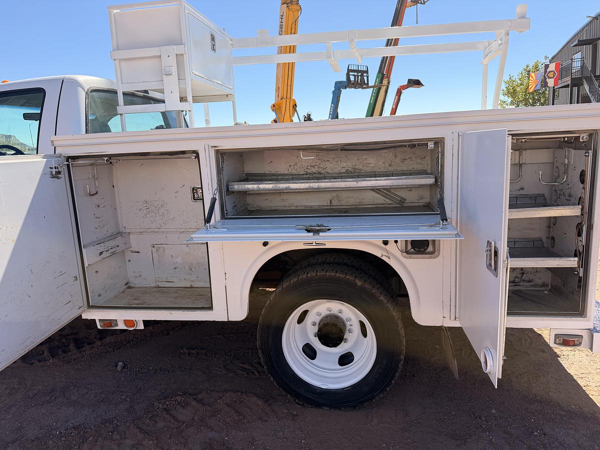 Used 2006 Ford F-450XLT Service Truck