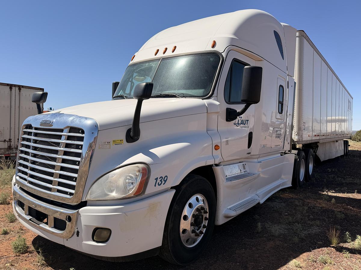 Used 2016 Freightliner Cascadia 125 Semi Truck and Van Trailer