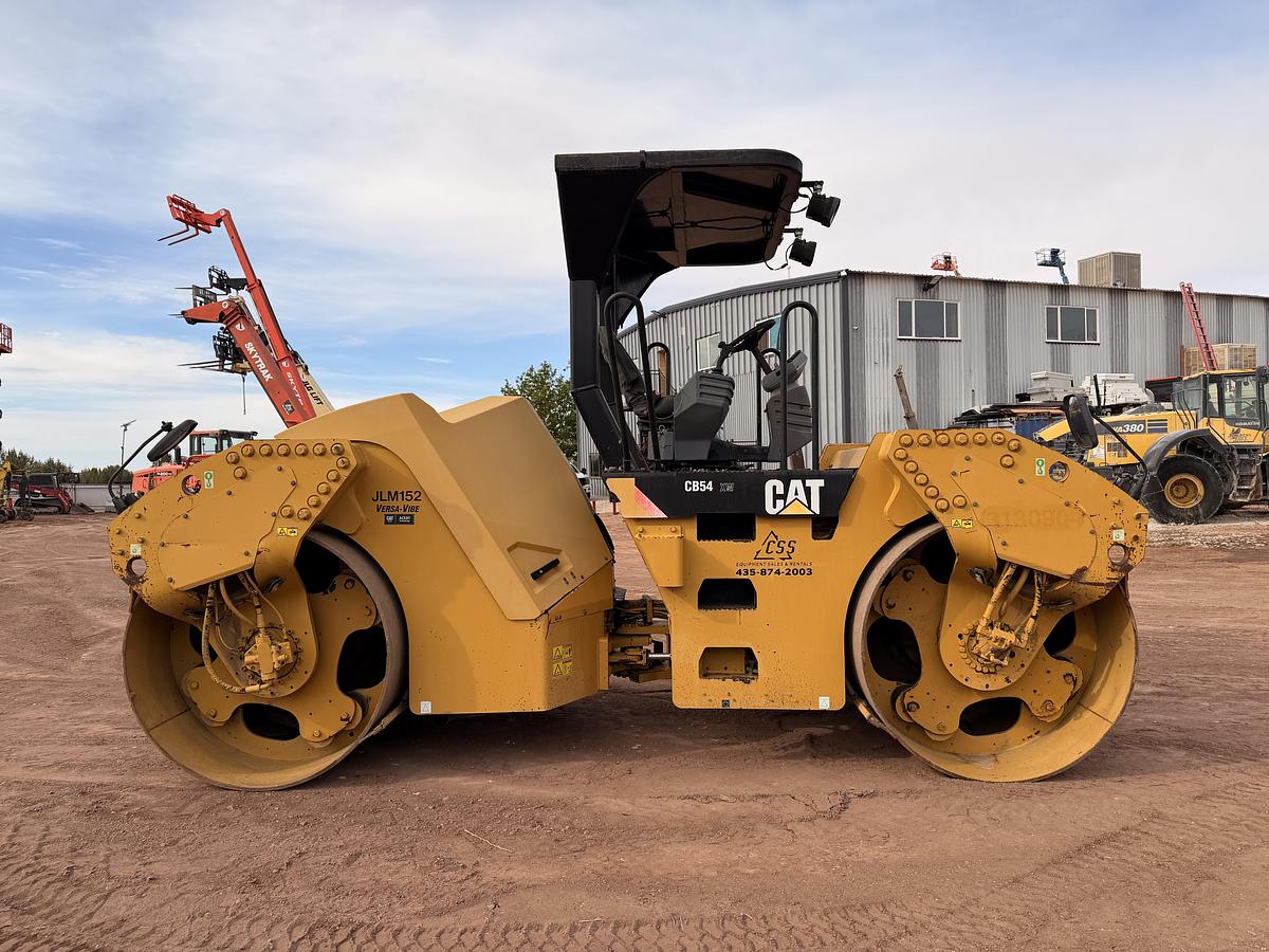 Used 2009 CAT Double Drum Roller