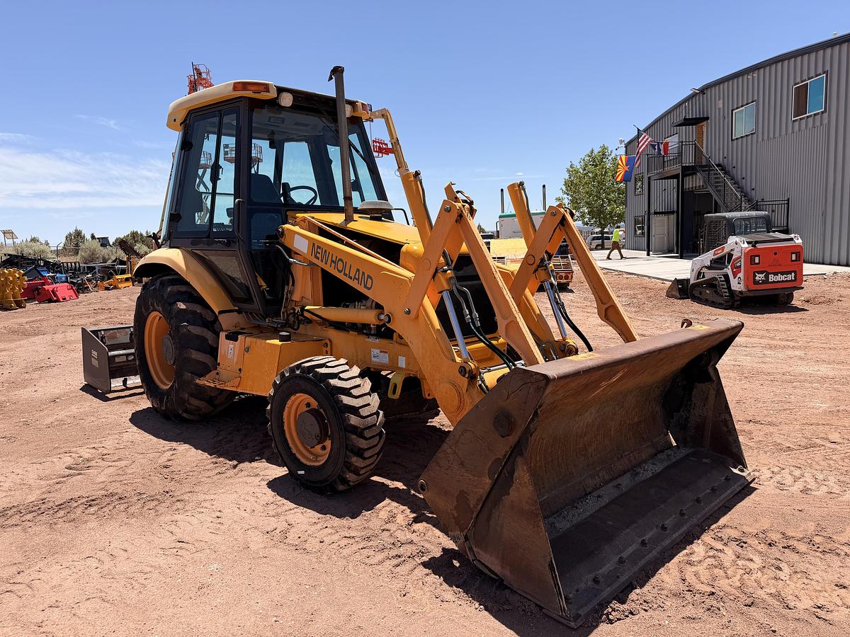 Used 2005 New Holland LV80 Skip Loader