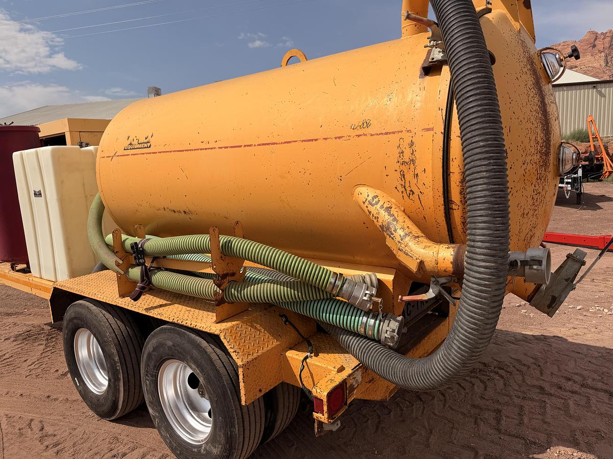 Used 2006 Vac-Tron Vacuum Trailer