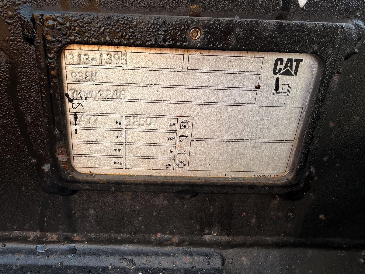 Used 9' CAT Clamshell Loader Bucket
