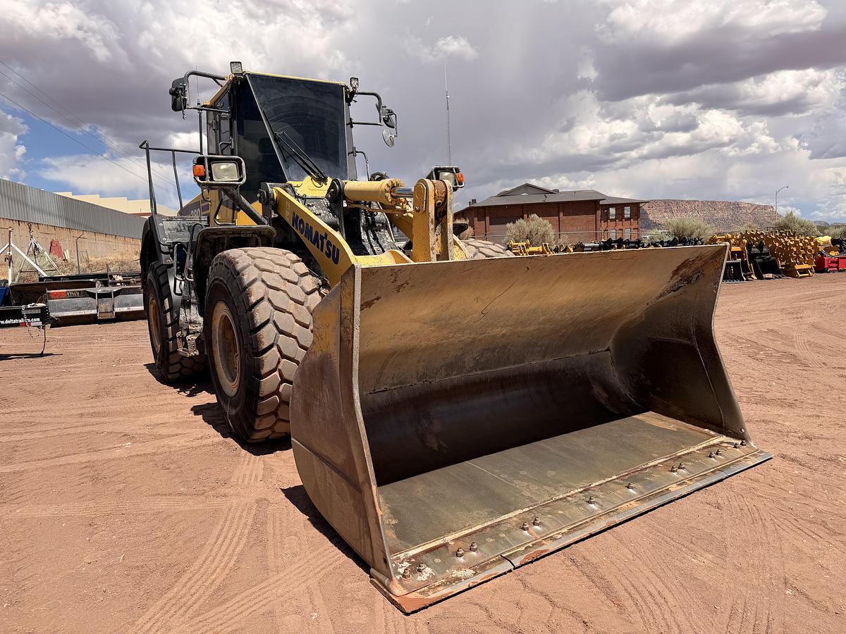 Used 2017 Komatsu WA380 Wheel Loader