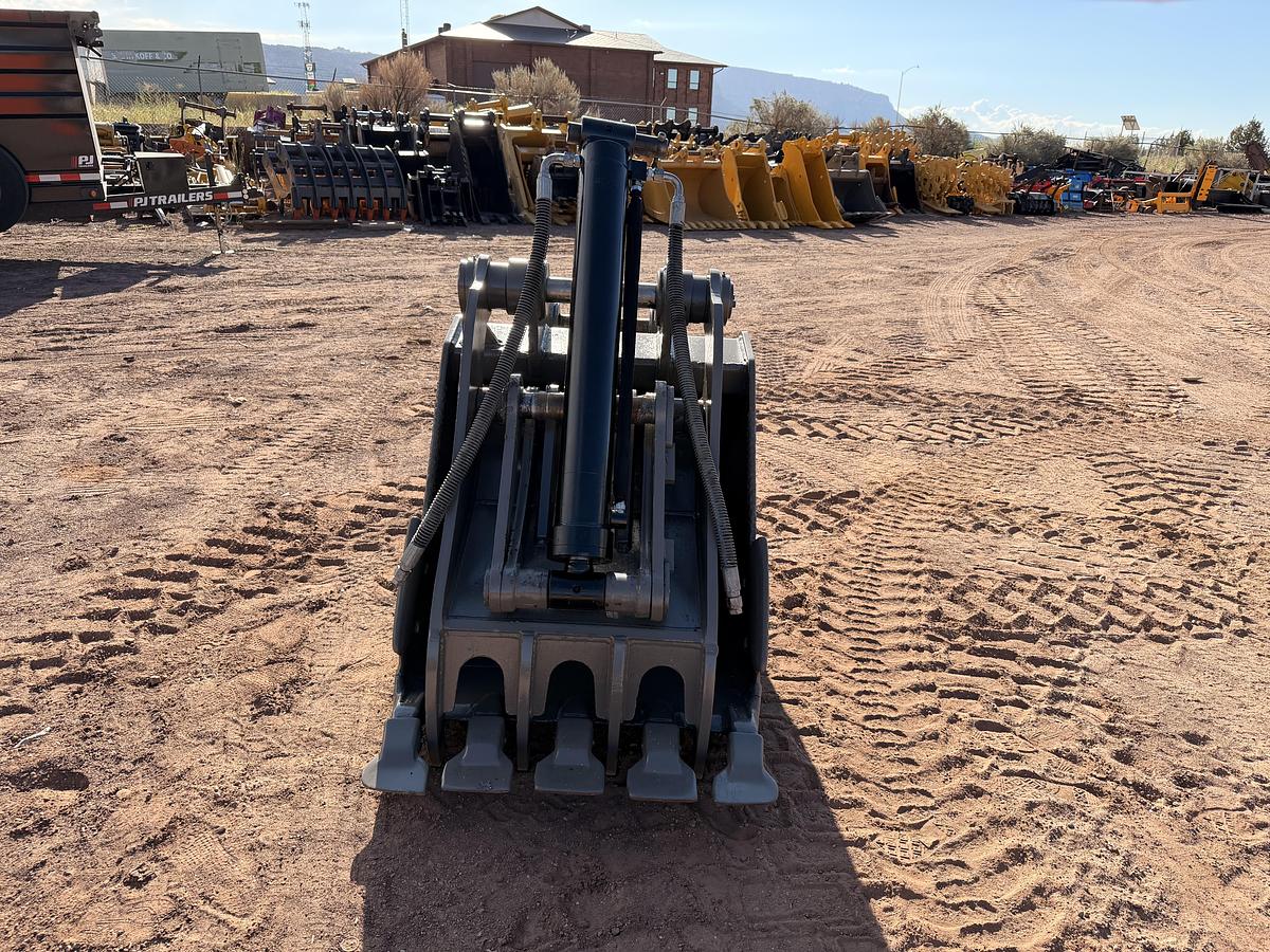 Used Excavator Progressive Link with Cylinder and 37" Bucket