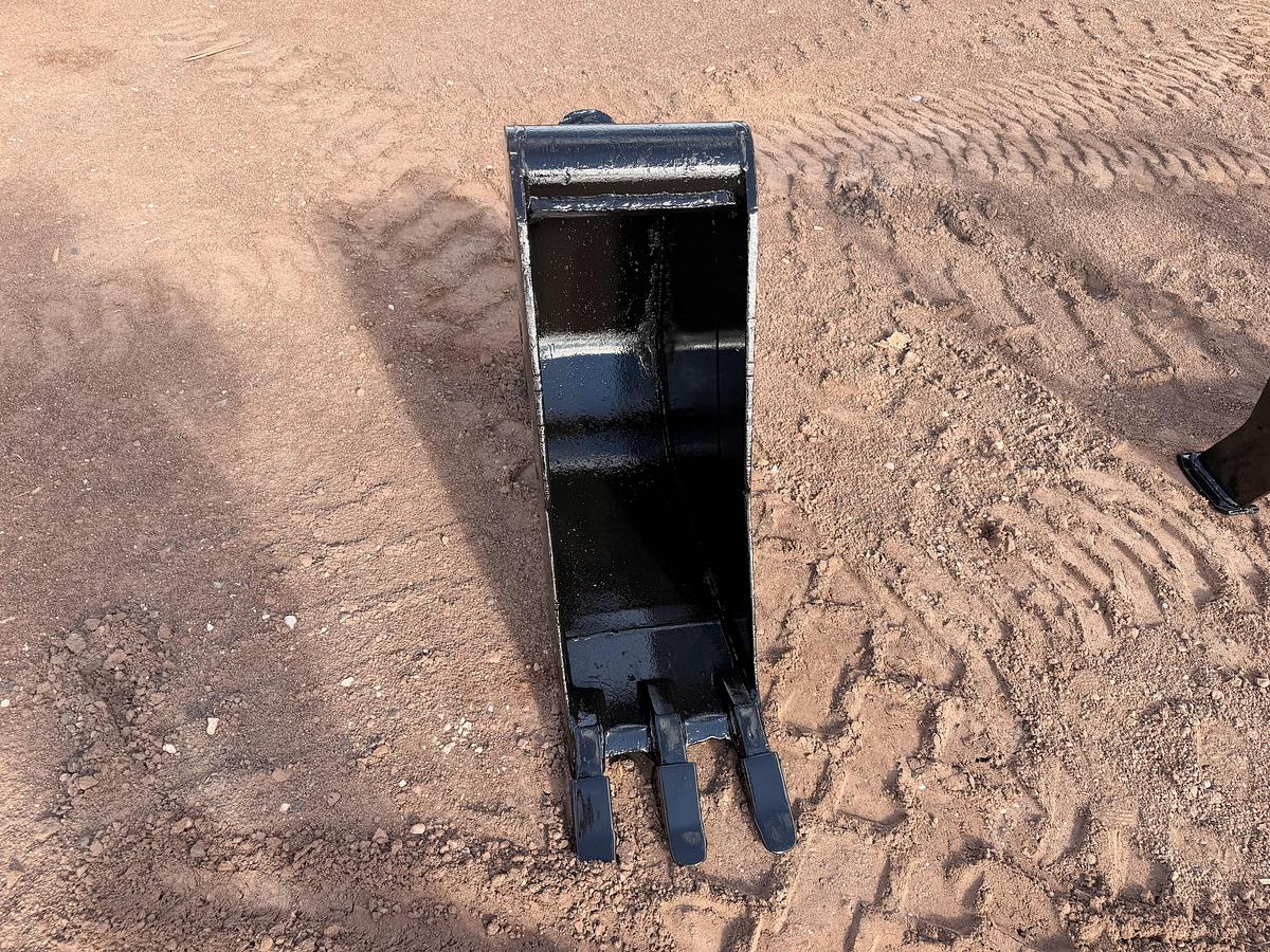 Used CP Wain-Roy 12" Bucket