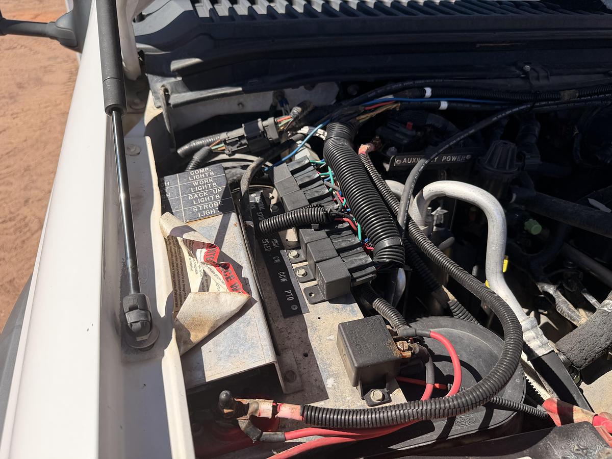 Used 2006 Ford F-450XLT Service Truck