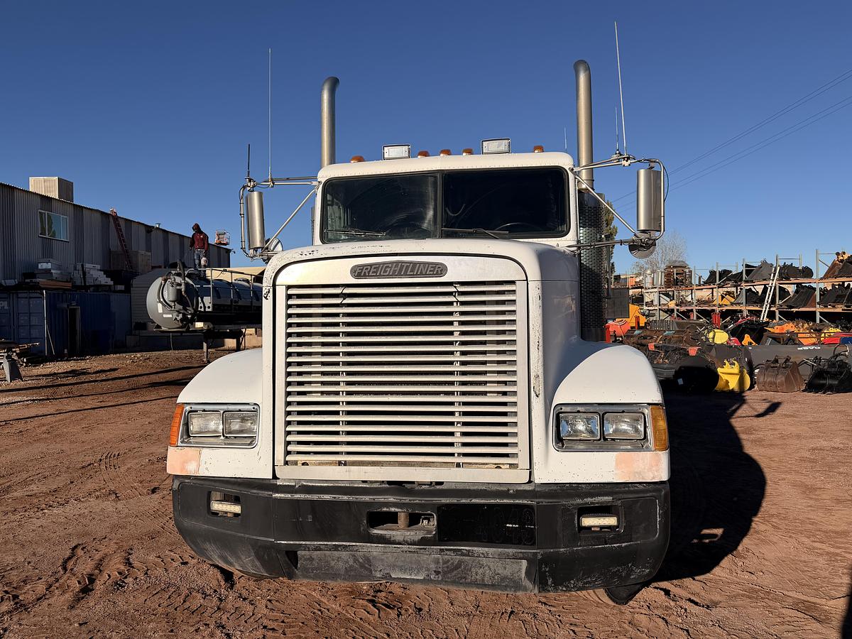 Used 1995 Freightliner FLD120 Truck