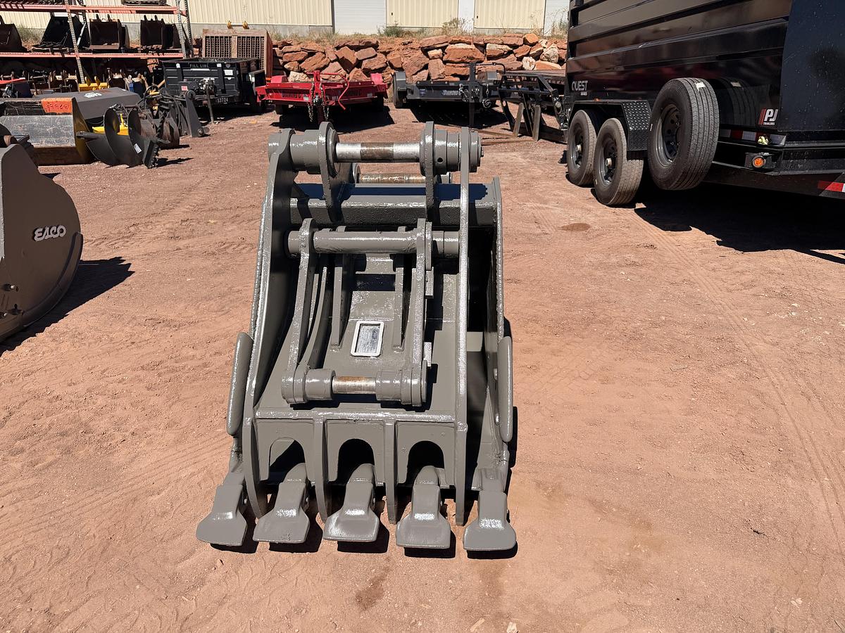 Used Excavator Progressive Link with Cylinder and 37" Bucket