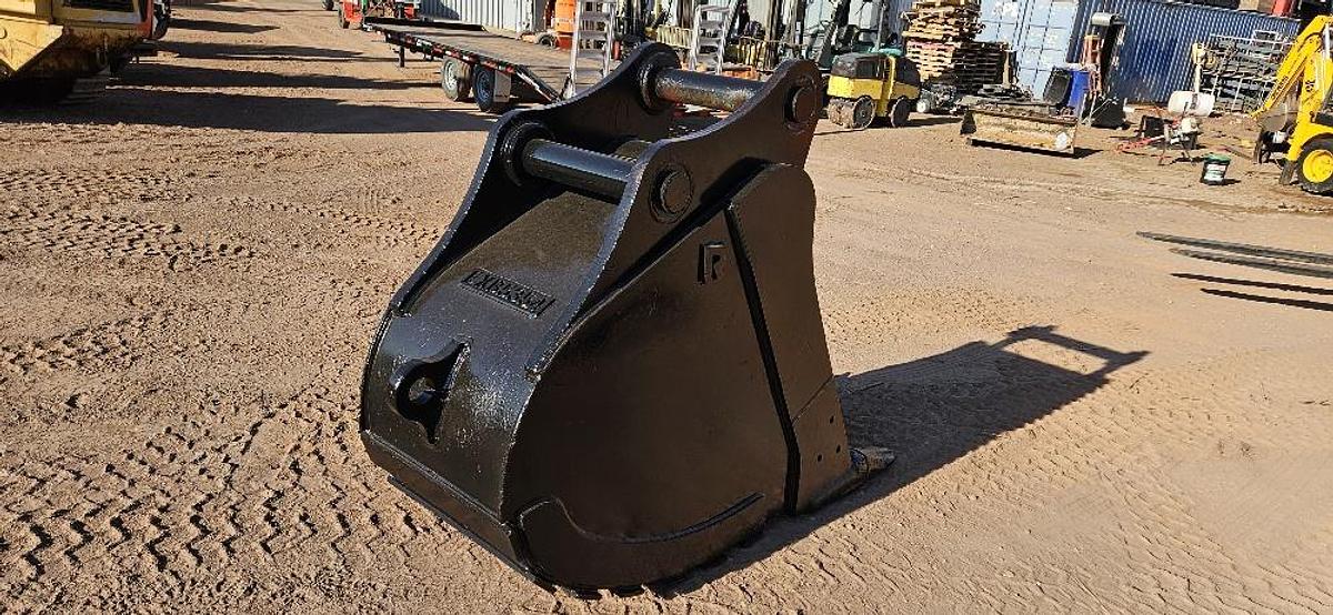 Used 32" Excavator Bucket