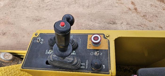 Used CAT CP-323C Sheeps Foot Compactor