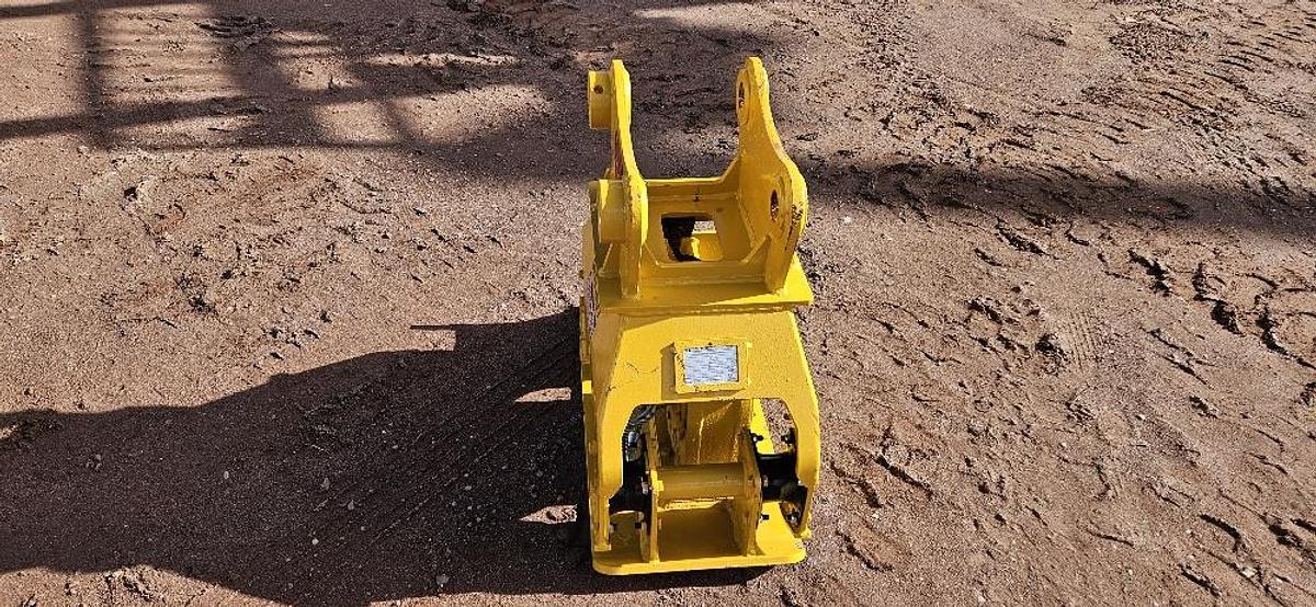 16" Wide Excavator Hydraulic Hoe Pack 