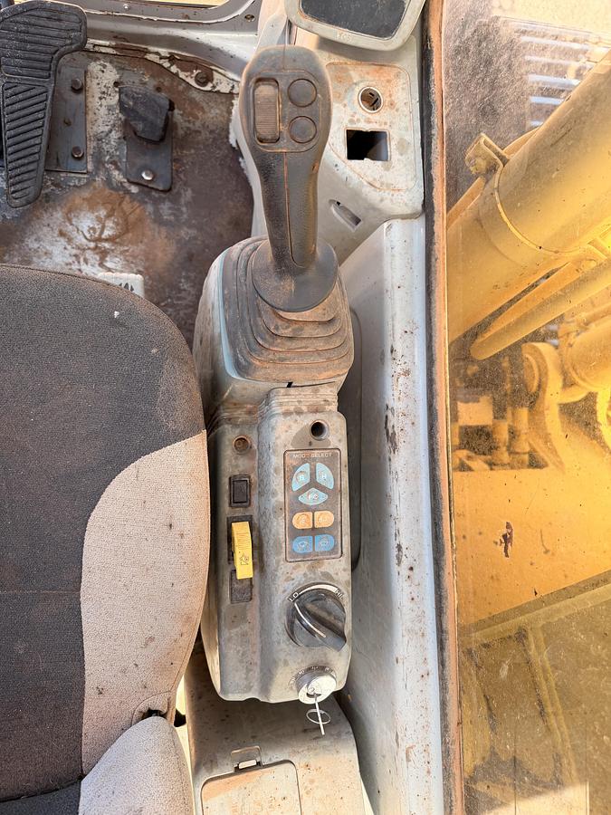 Used 2001 Kobelco 135 SR Excavator