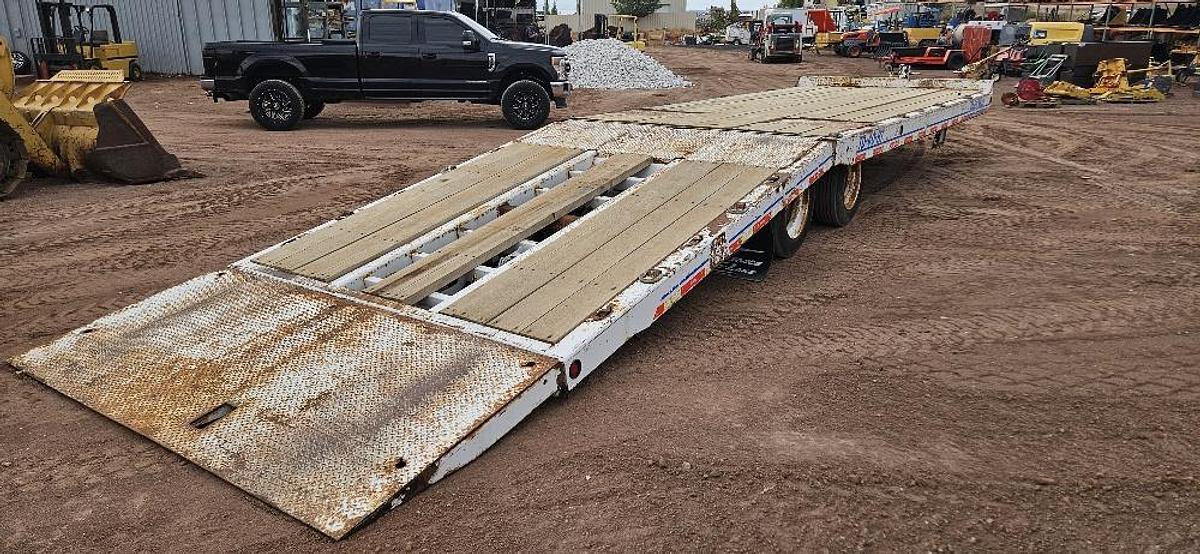 Used 2018 Trailmax Equipment Trailer