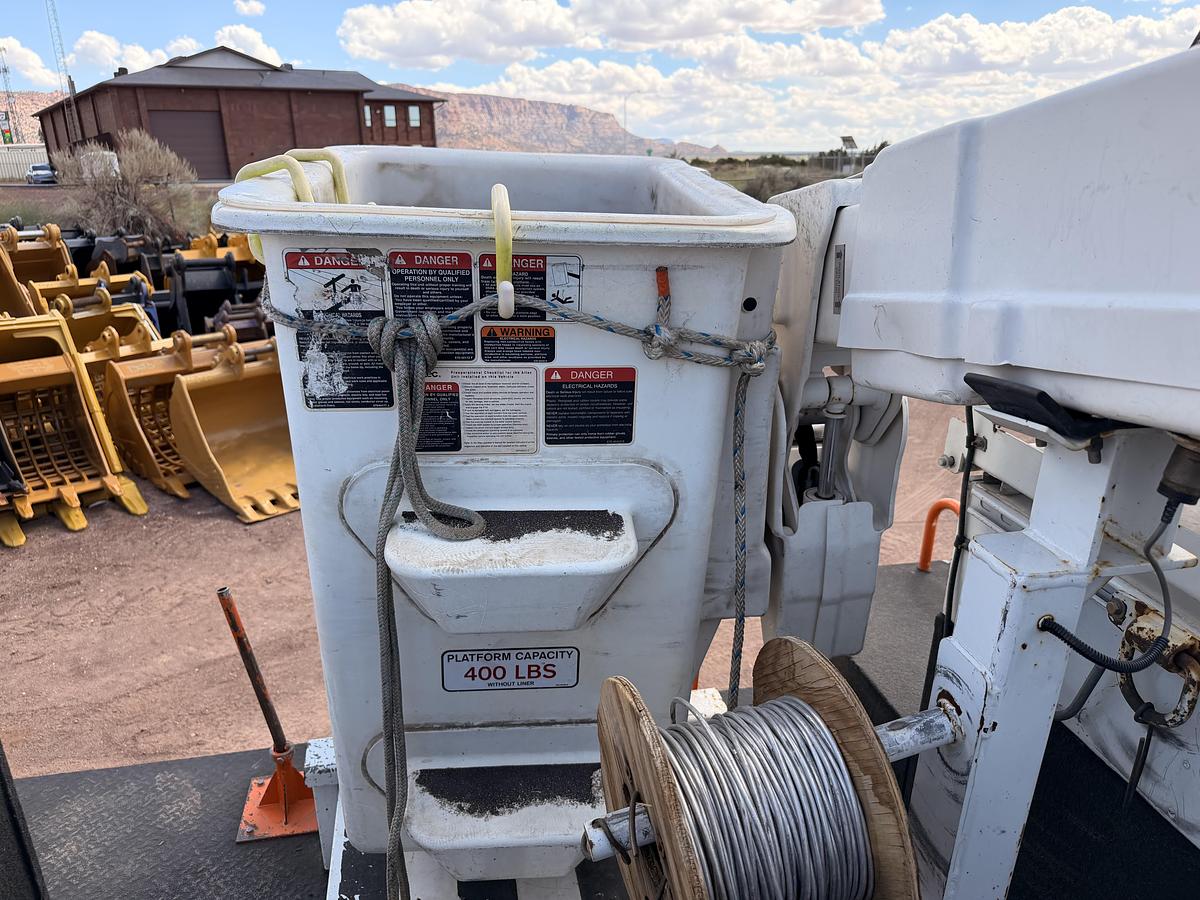 Used 2016 Ford F-550 Bucket Truck
