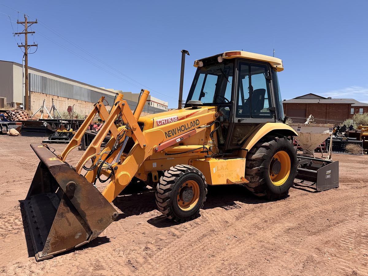 Used 2005 New Holland LV80 Skip Loader