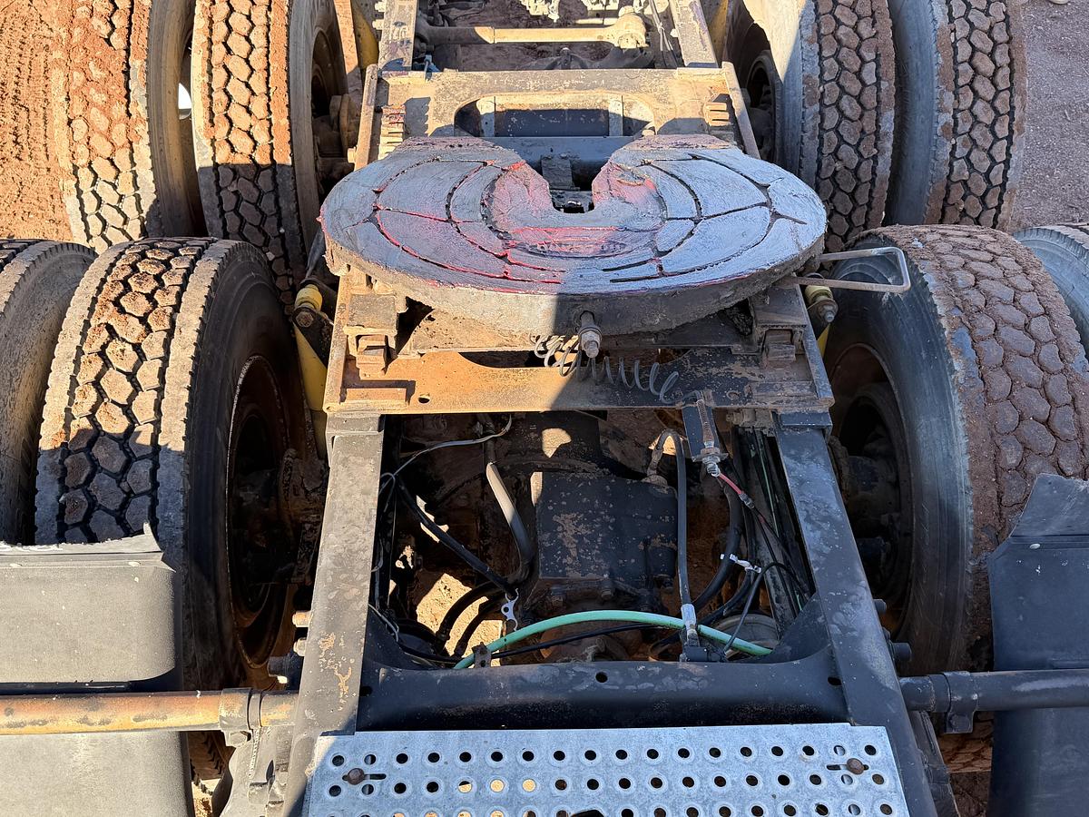 Used 1995 Freightliner FLD120 Truck