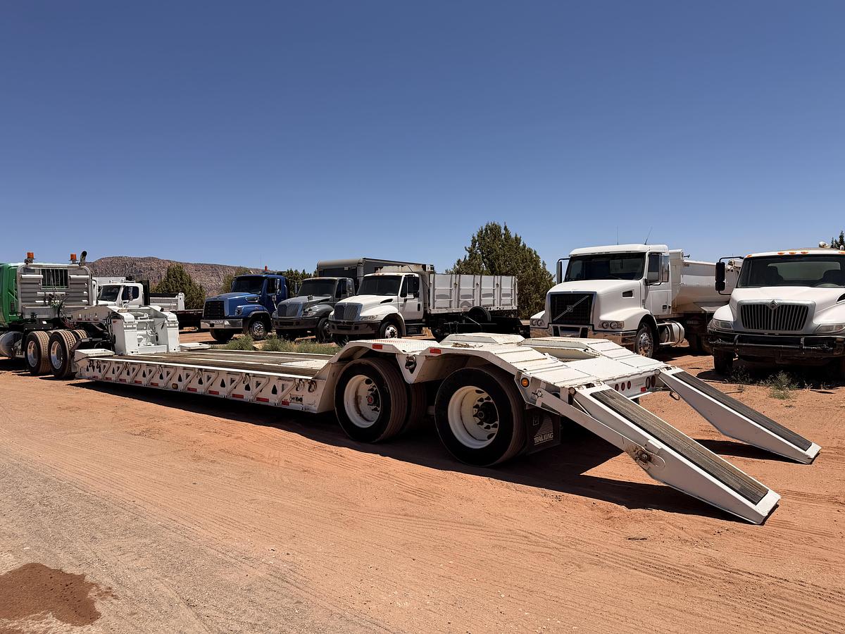 Used 2009 Trail King Lowboy Equipment Trailer