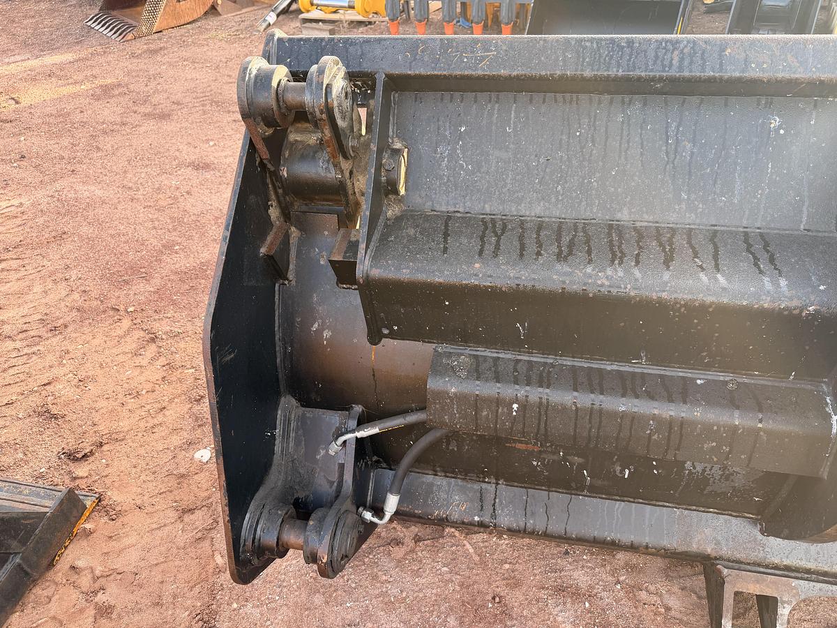 Used 9' Clam Shell Loader Bucket