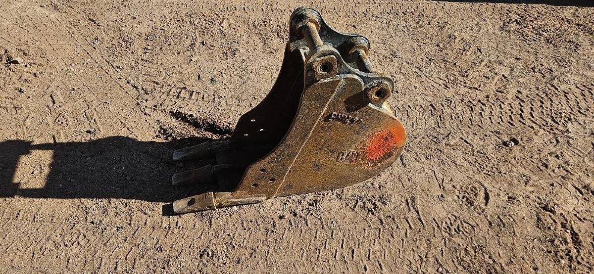 Used 1' CAT MINI EXCAVATOR BUCKIT 