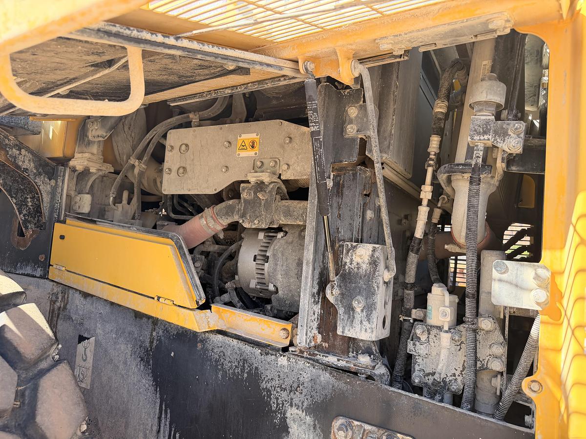 Used 2017 Komatsu WA380 Wheel Loader